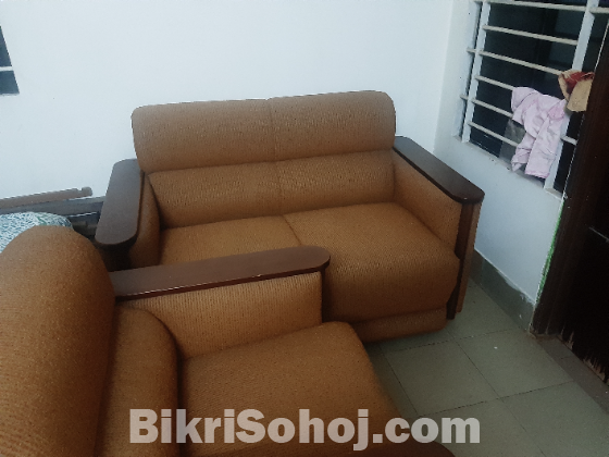 Sofa set সাথে সেন্টার টেবিল